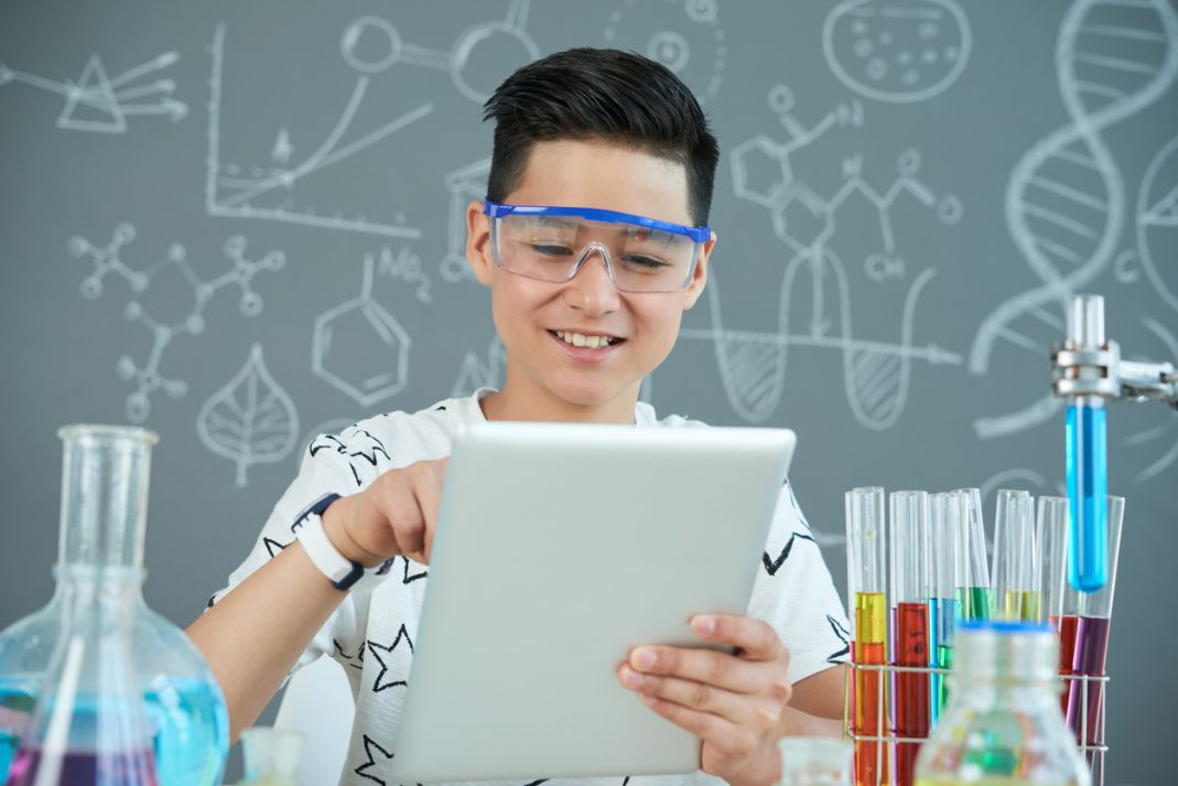 Experiments during PSLE Science tuition